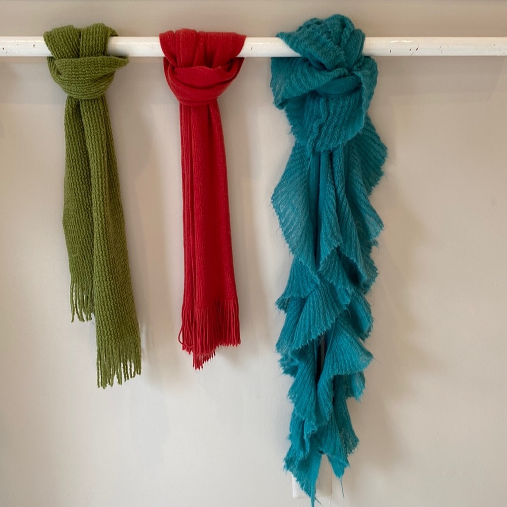 Bundle of 3 very warm beautiful knitted scraves - Picture 1 of 8